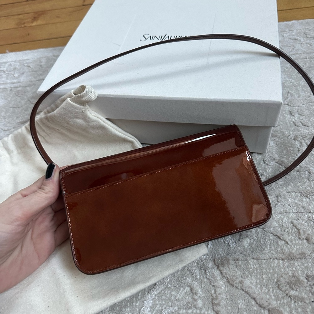 Saint Laurent Cassandre Phone Holder on Chain - Picture 5 of 6